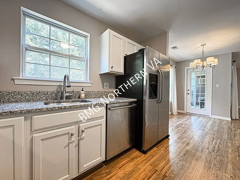 635 Constellation Sq SE #G — Photo 9