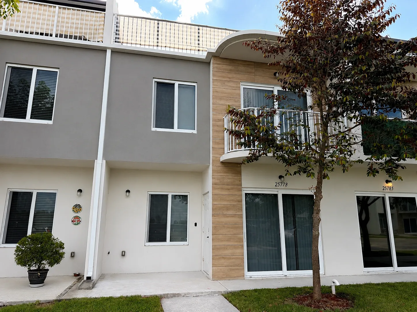 4 bed, 2.5 bath, 1398 sqft, $3,550 — Photo 2