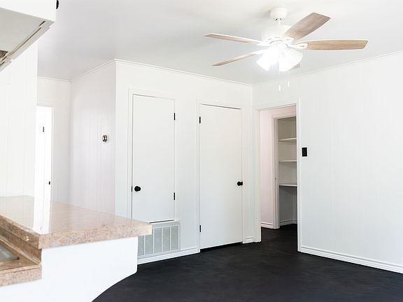 5th image of 100 Lynoak St