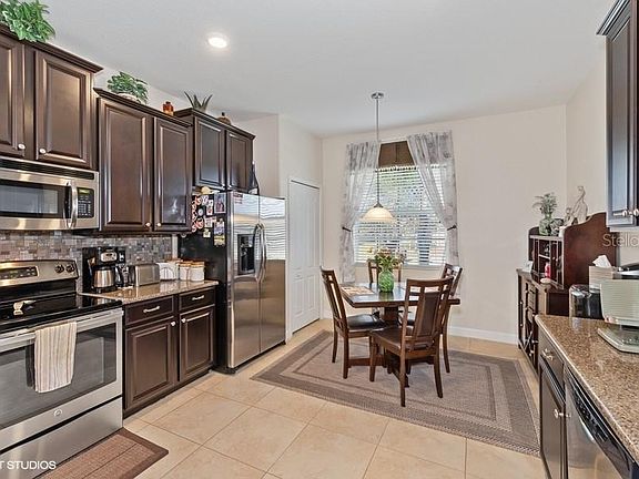 5th image of 3844 Serena Ln