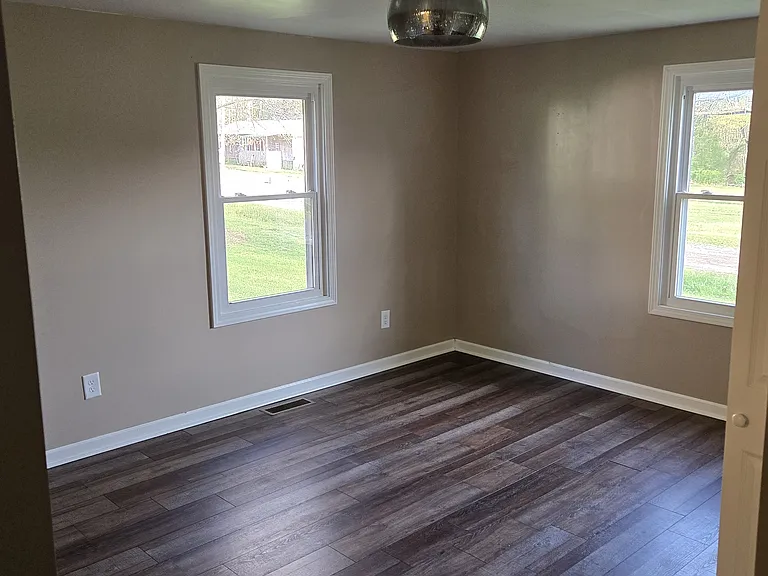 808 Lovers Lane Rd SE — Photo 15