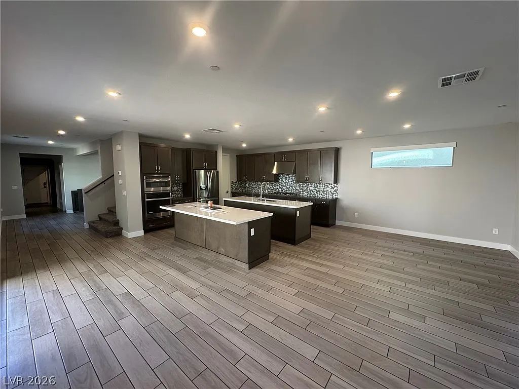 4 bed, 3.5 bath, 3564 sqft, $3,350 — Photo 4