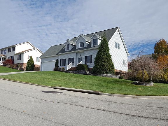 3rd image of 105 Wenn Dr NW