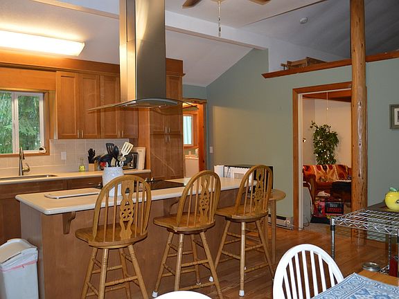 4th image of 105 Mountainview S