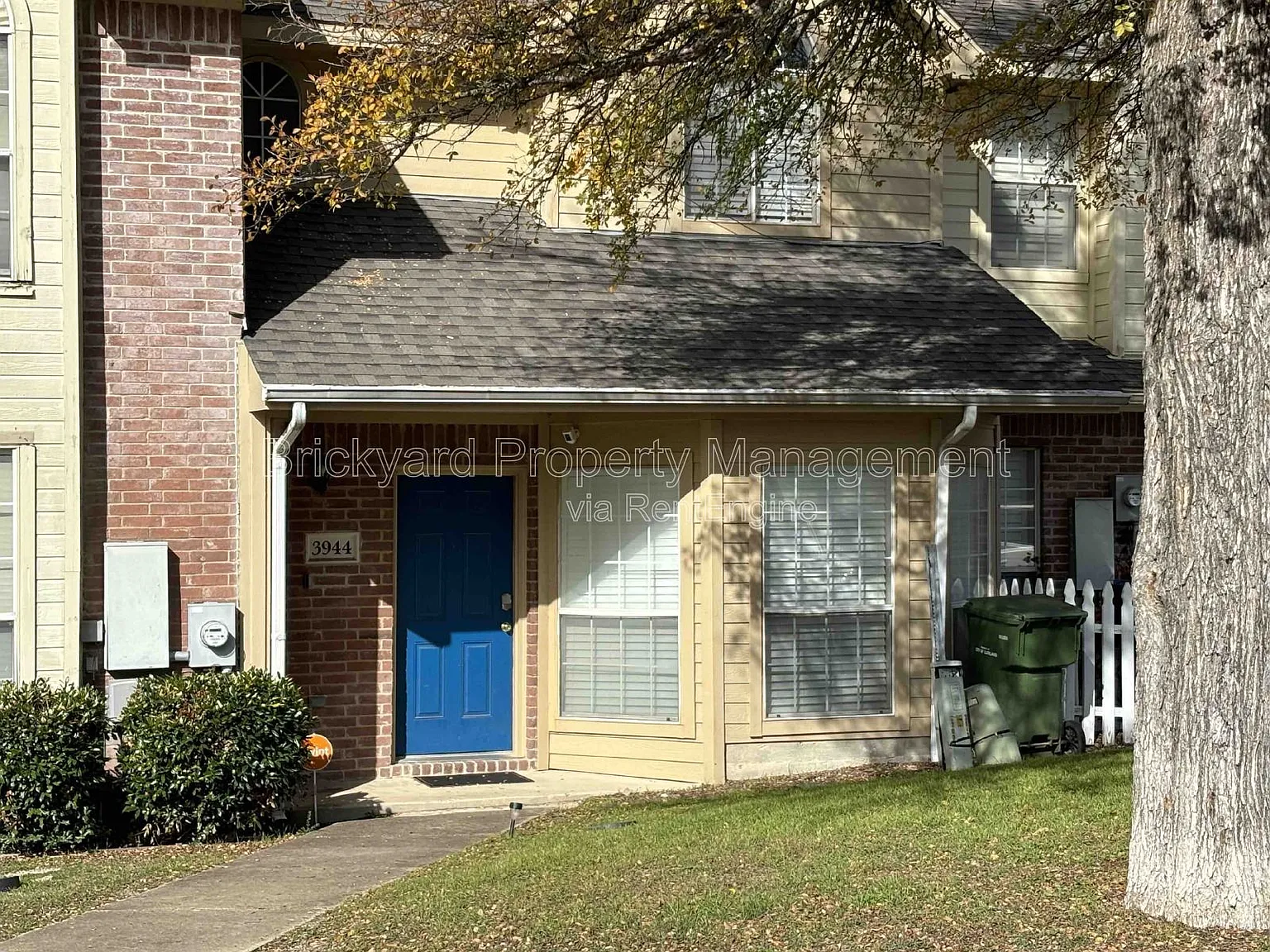 2 bed, 2.5 bath, 1243 sqft, $1,800 — Photo 2