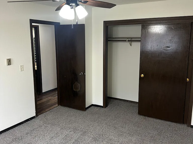 Immaculate Updated 1 & 2 Bedroom with 1 Bath — Photo 14