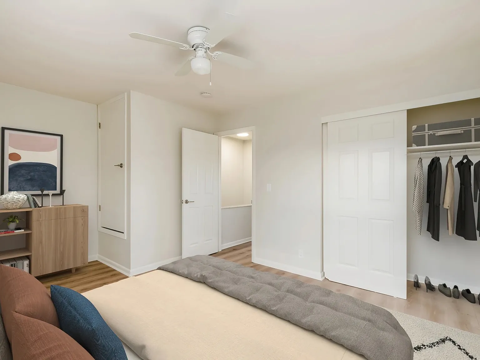 2 bed, 1000 sqft, $1,295 — Photo 3