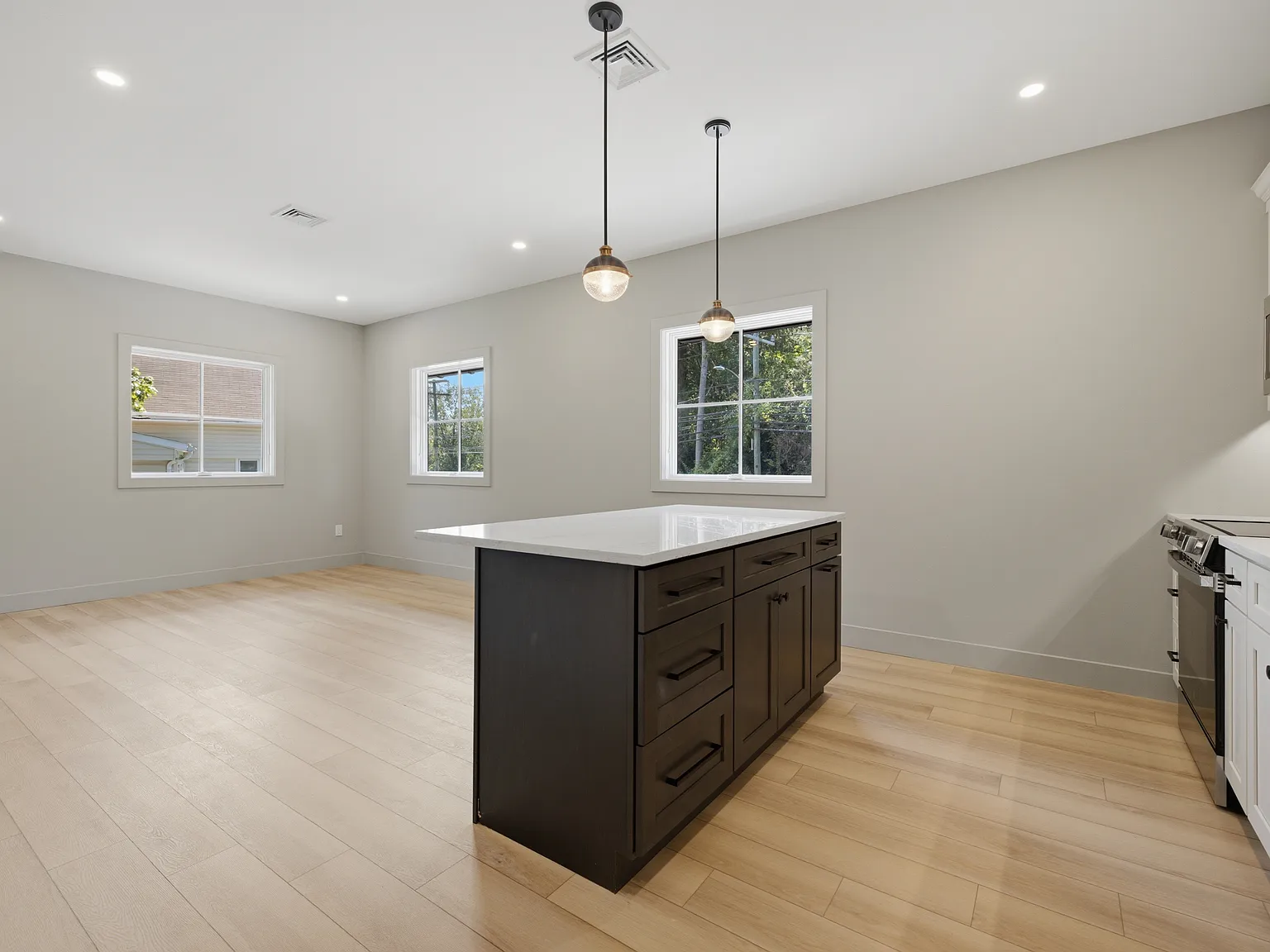 1 bed, 700 sqft, $2,500 — Photo 4