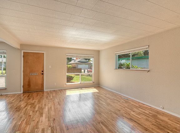 2nd image of 507 S 92nd St