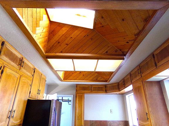 5th image of 1322 McKinley Ave