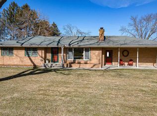 891 E Hart Rd, Beloit, WI 53511