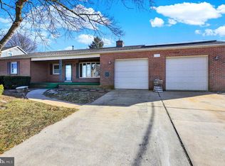 118 W Metzler Rd, Ephrata, PA 17522