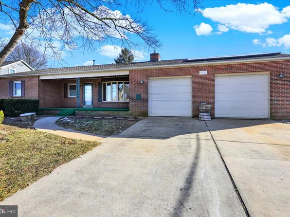 118 W Metzler Rd, Ephrata, PA 17522