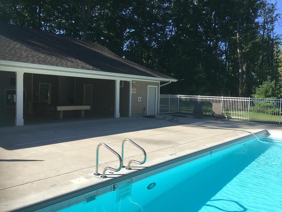 2nd image of 17644 Summerhill Ln