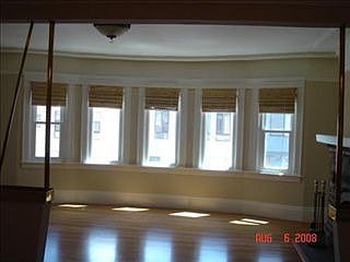 4th image of 70 Crane St