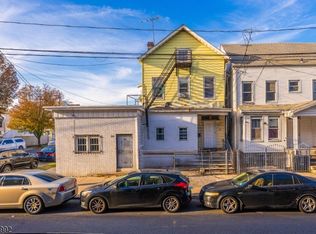 80 4th St, Elizabethport, NJ 07206