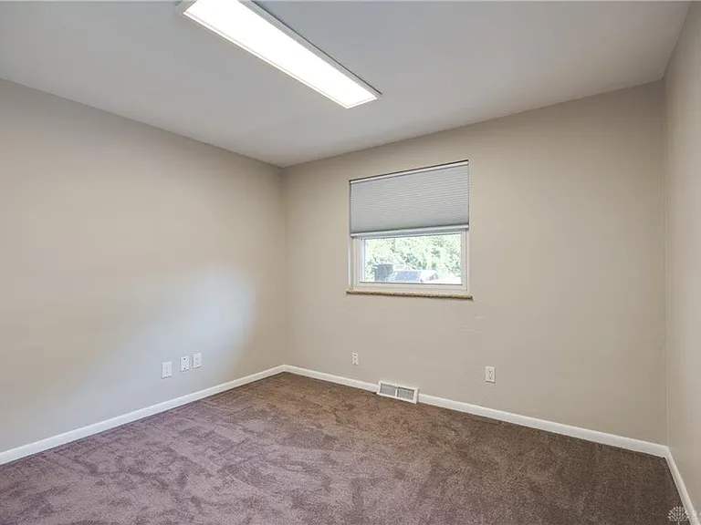 3433 Woodman Dr — Photo 23