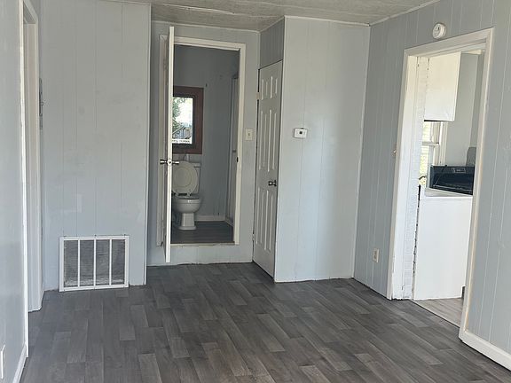 3rd image of 126 W 8th St #C