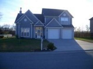 670 River Dr, Edwardsville, KS 66111
