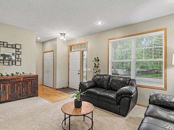 3rd image of 3340 Molina St