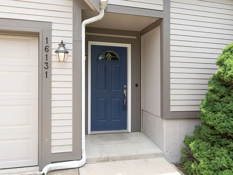 16131 S Matt Ct — Photo 2