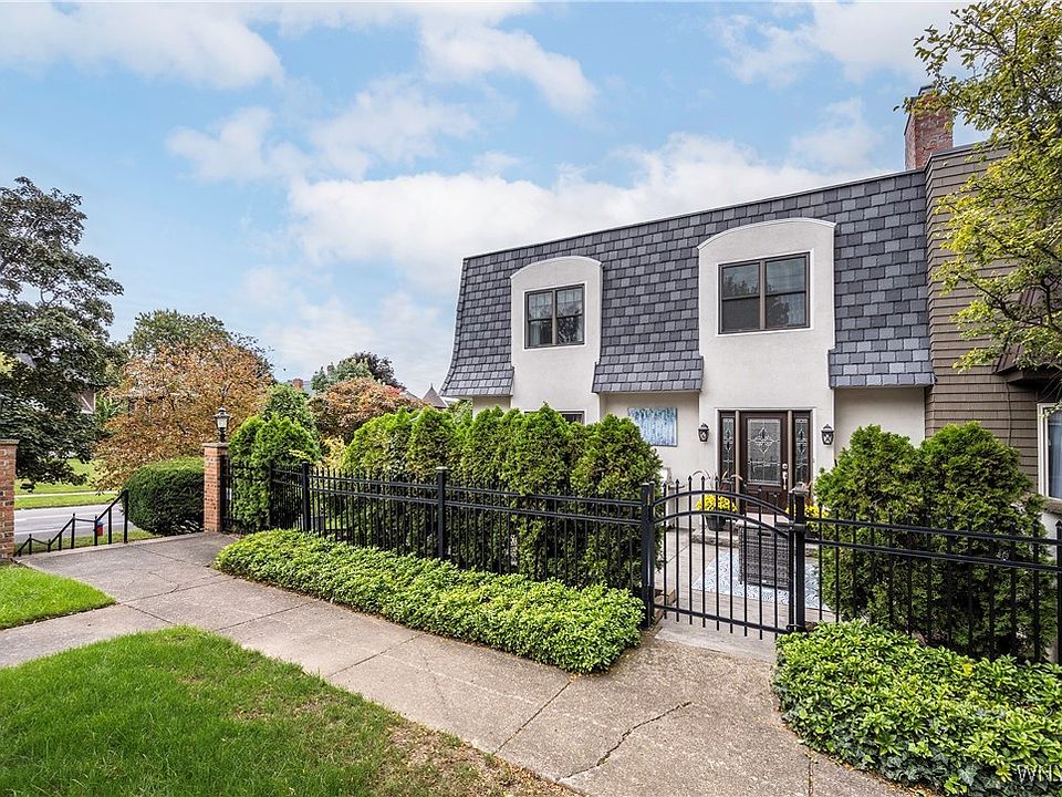 1st image of 1 Brittany Ln