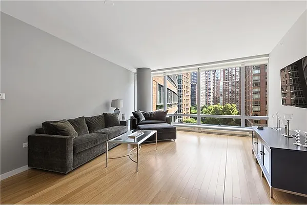 Sold by R New York | media 1