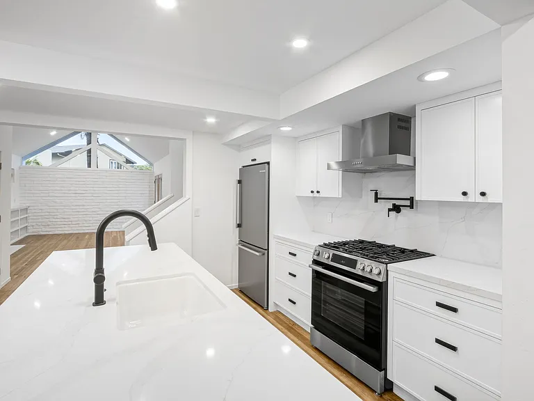 404 Prospect St — Photo 6
