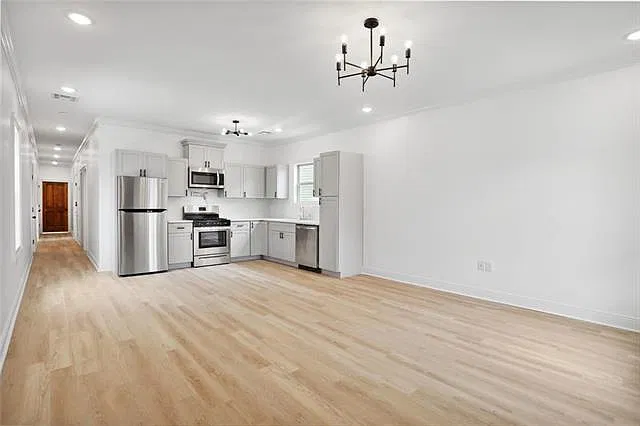 3 bed, 2.0 bath, 1225 sqft, $1,800 — Photo 3