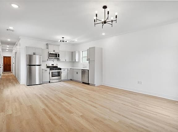 3rd image of 2611 Annette St
