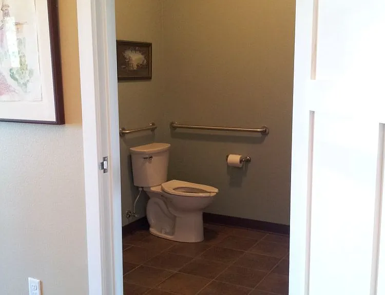 308 College Cir — Photo 12
