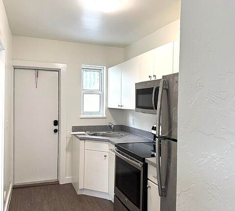4th image of 715 2nd Ave S APT 1
