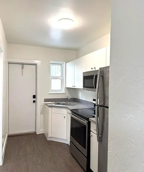 715 2nd Ave S #3 — Photo 3