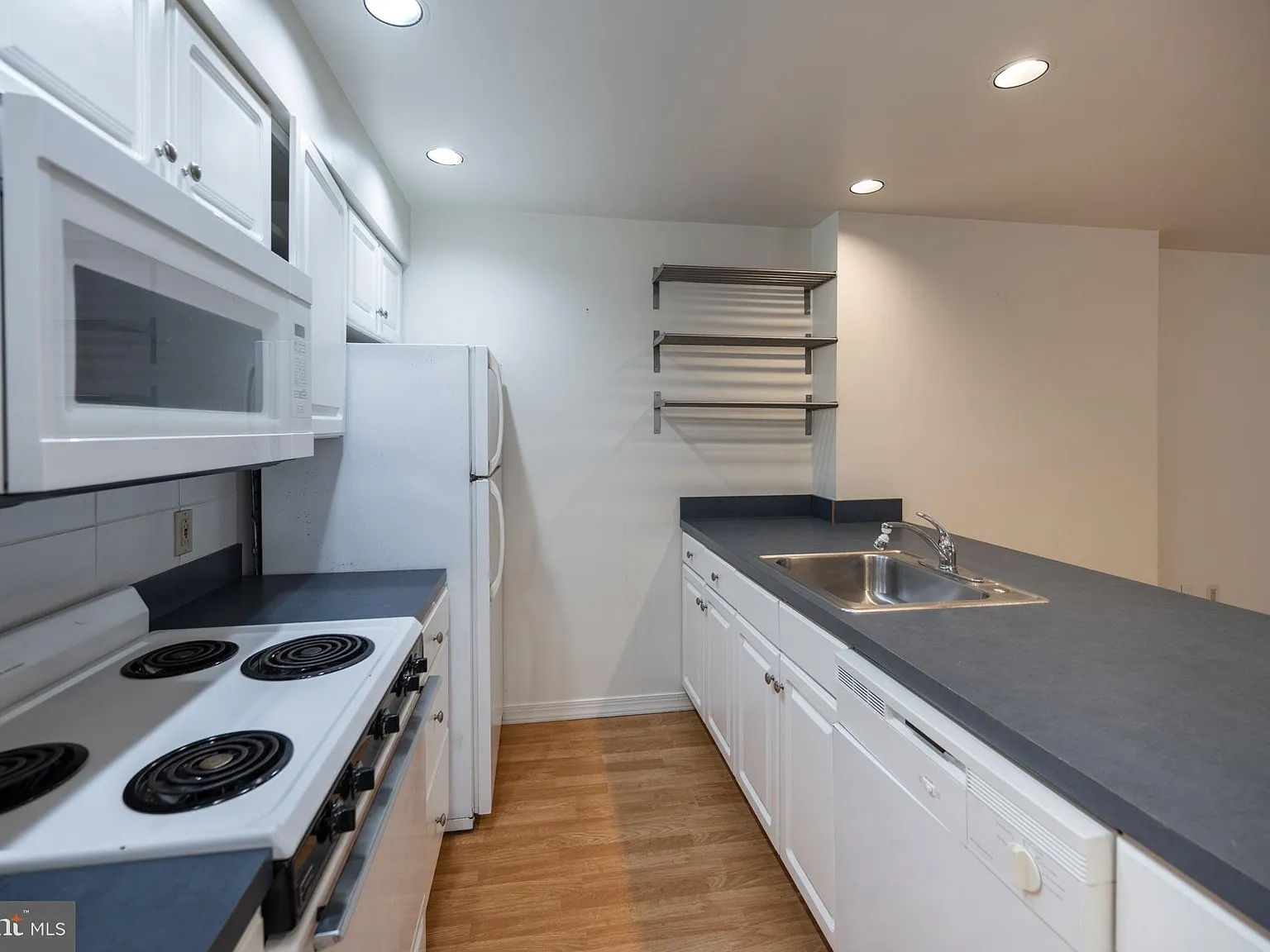 1 bed, 1.0 bath, $1,445 — Photo 2