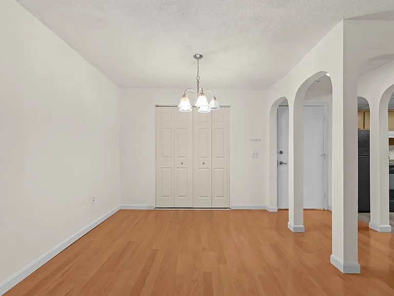 7 Shadowbrook Ln #34 — Photo 3