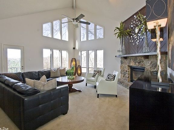 4th image of 4005 N Hills Blvd