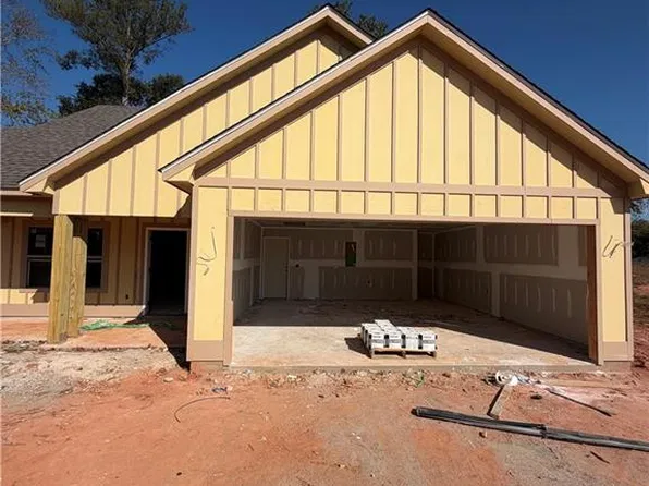 2305 Lismore Dr, Valley, AL 36854