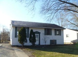 656 Marine Dr, Wauconda, IL 60084