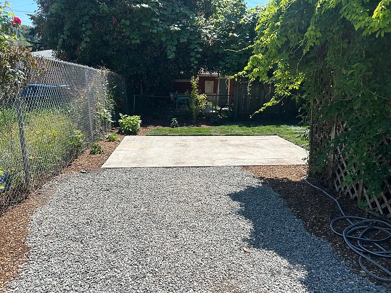 909 S 5th St — Photo 25