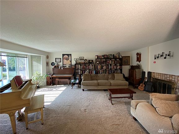 5th image of 9715 73rd St SW