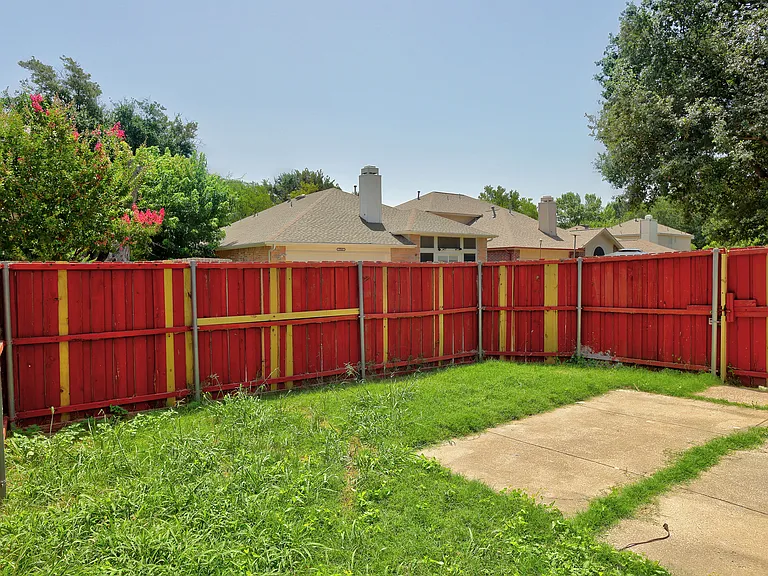 1821 Chattham Ct — Photo 24