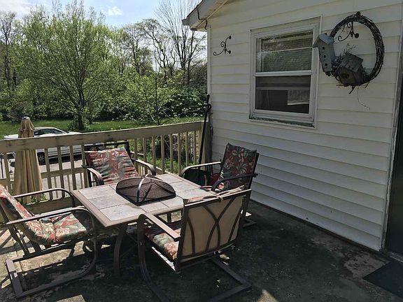 2nd image of 520 S Wynnedale Dr