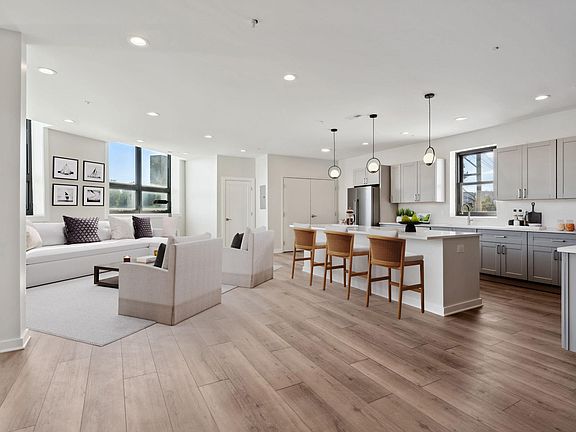 3rd image of 1740 N Milwaukee Ave #2