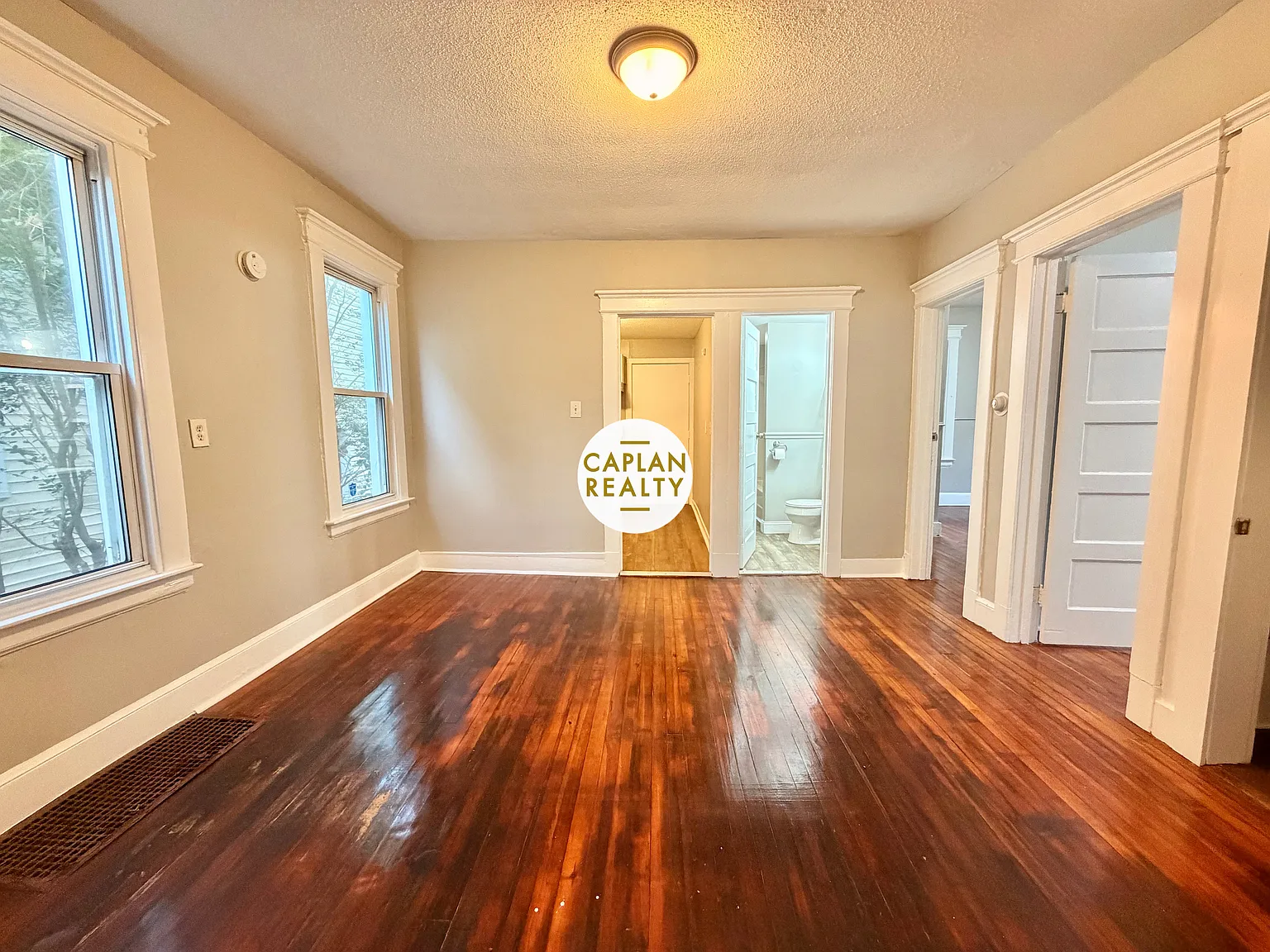 2 bed, 950 sqft, $1,800 — Photo 2
