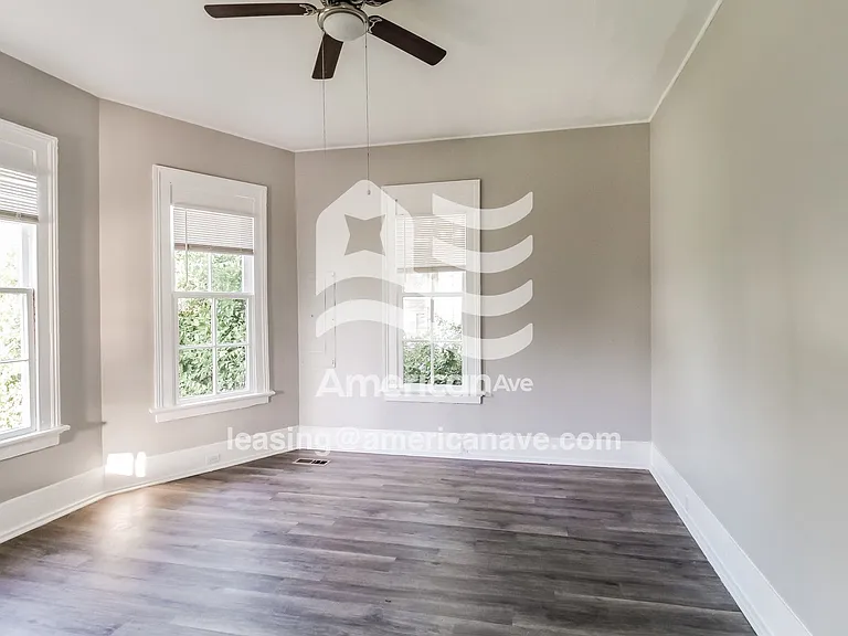 1035339_002_living_room_13723728.jpg
