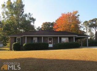 105 Lakecrest Dr, Lagrange, GA 30240
