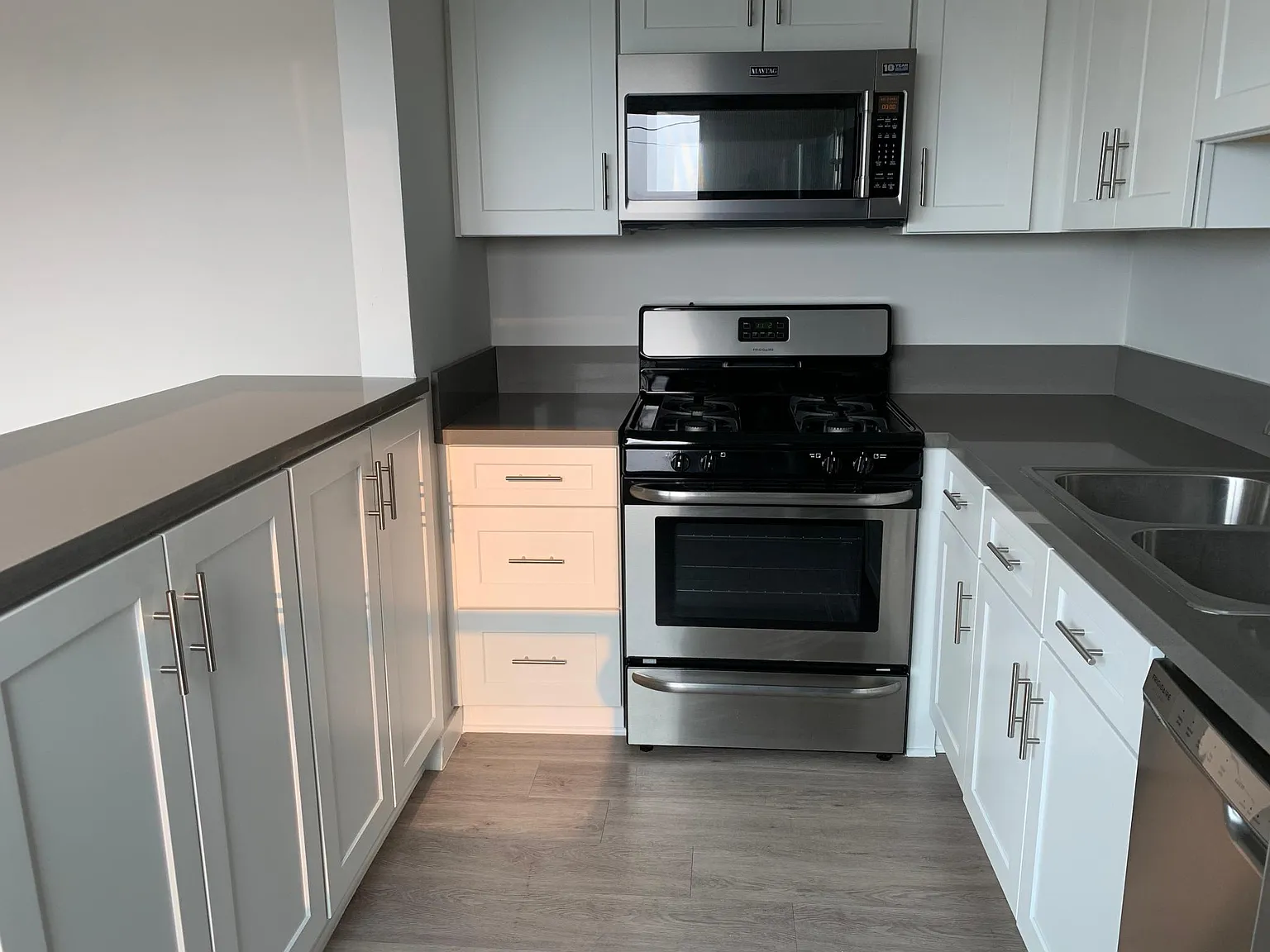 1 bed, 600 sqft, $2,000 — Photo 3