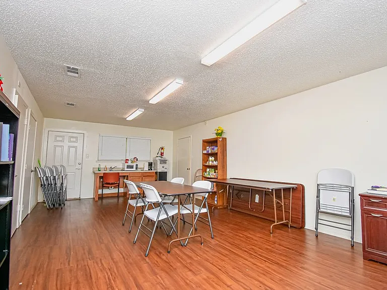 100 Sunset St — Photo 20