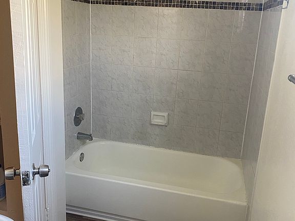5th image of 2732 E 24th St