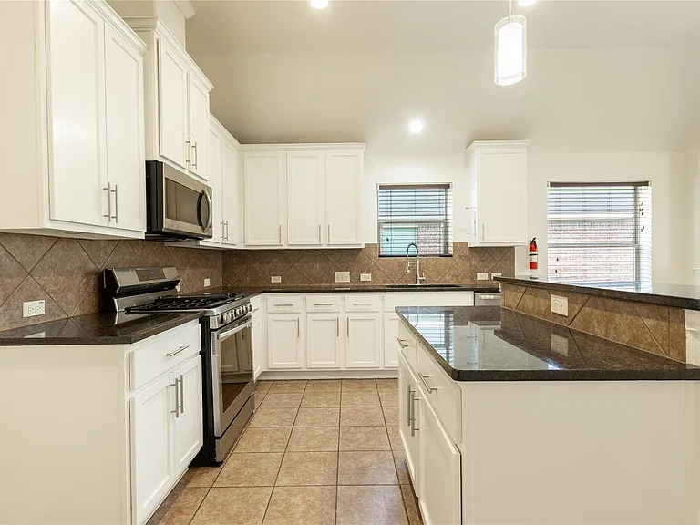23611 Starbridge Lake Ln — Photo 5